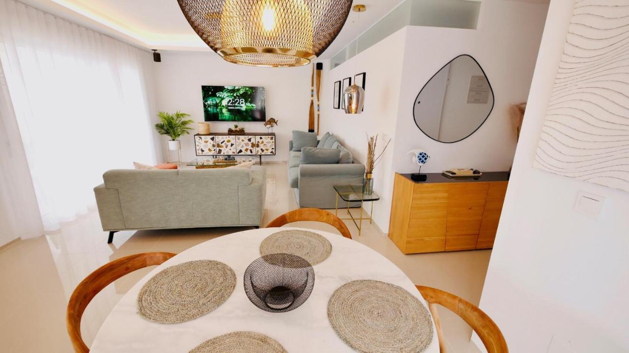 Fortuna Penthouse With Roof Terrace, Ac And Pool โรฮาเลส ภายนอก รูปภาพ