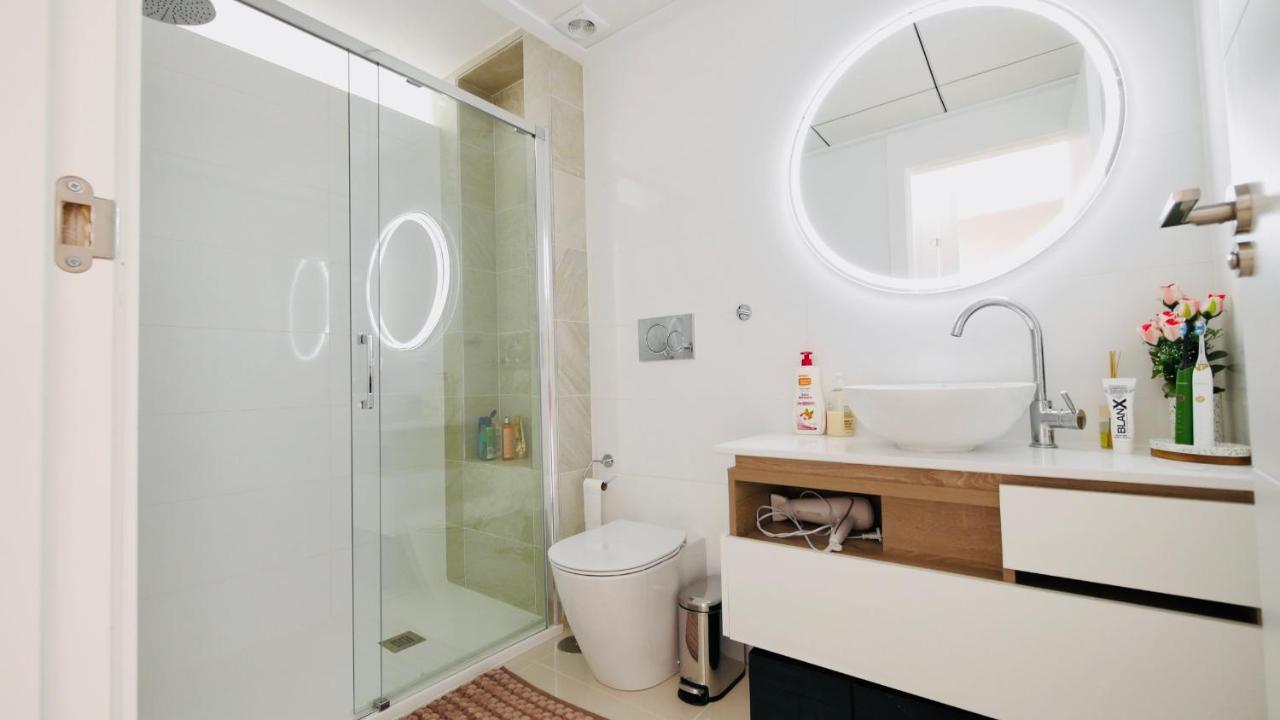 Fortuna Penthouse With Roof Terrace, Ac And Pool โรฮาเลส ภายนอก รูปภาพ